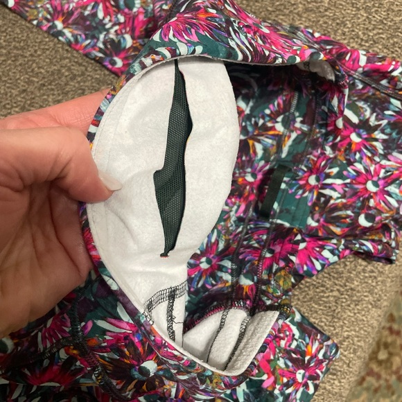 Lululemon fleece lined leggings size 2 - Picture 3 of 6